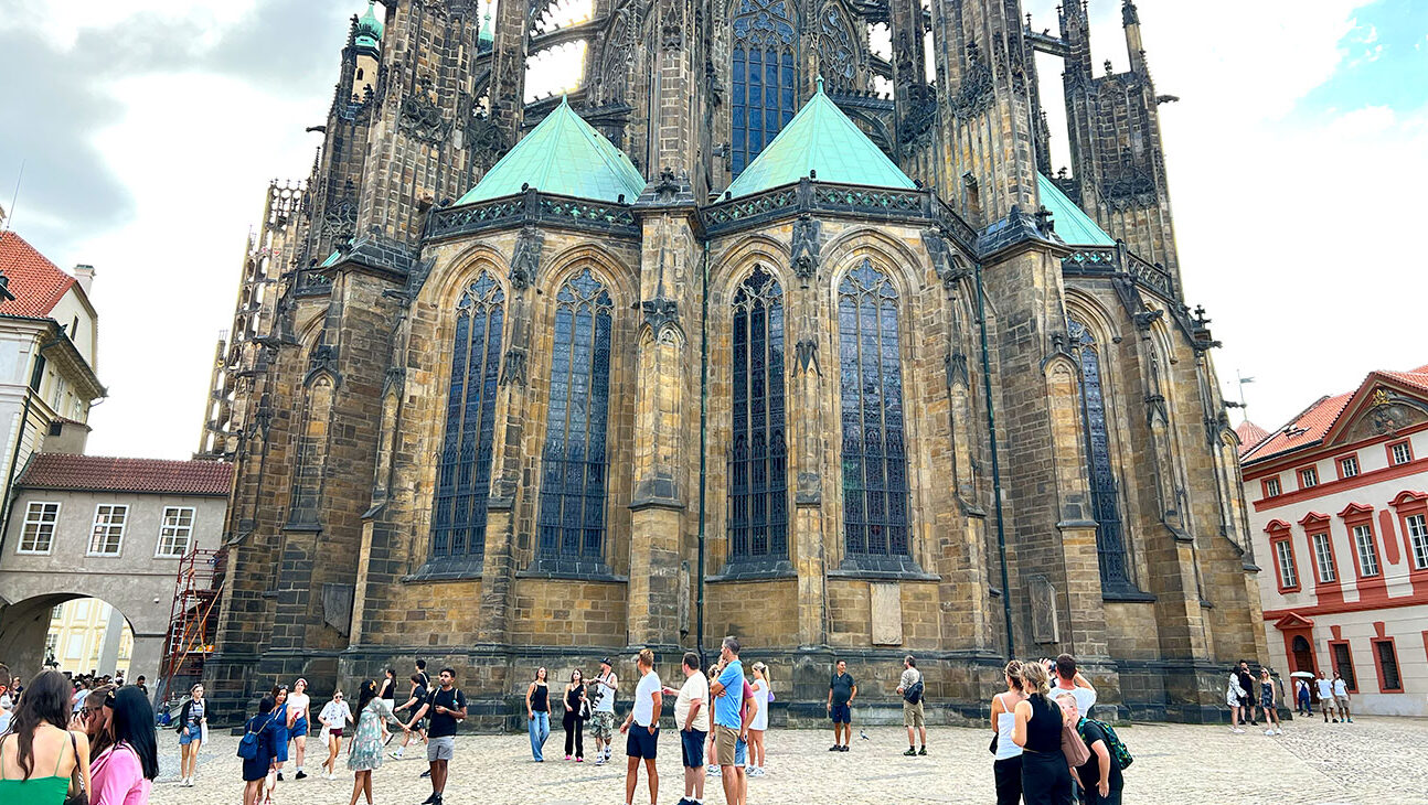 Der Veitsdom ist das bekannteste Wahrzeichen von Prag. Der Veitsdom ist das bekannteste Wahrzeichen von Prag.