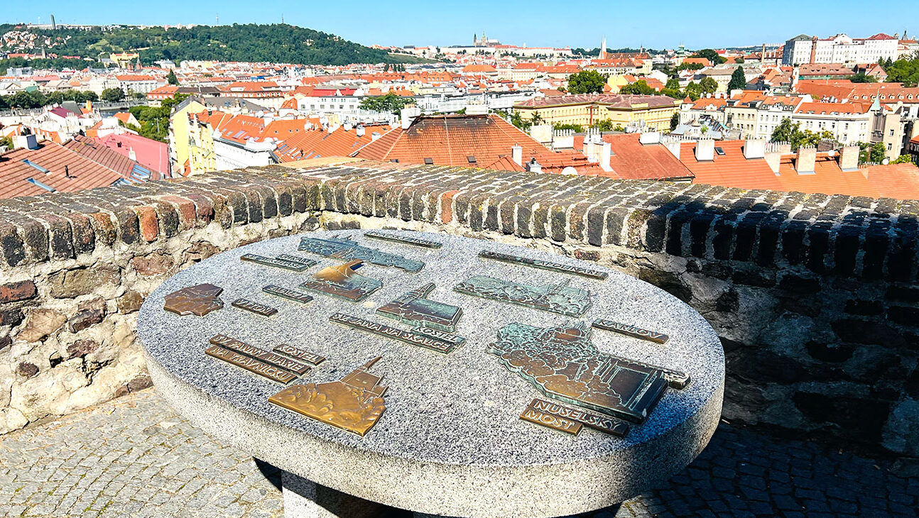 Blick auf die Prager Burg vom Vyšehrad aus