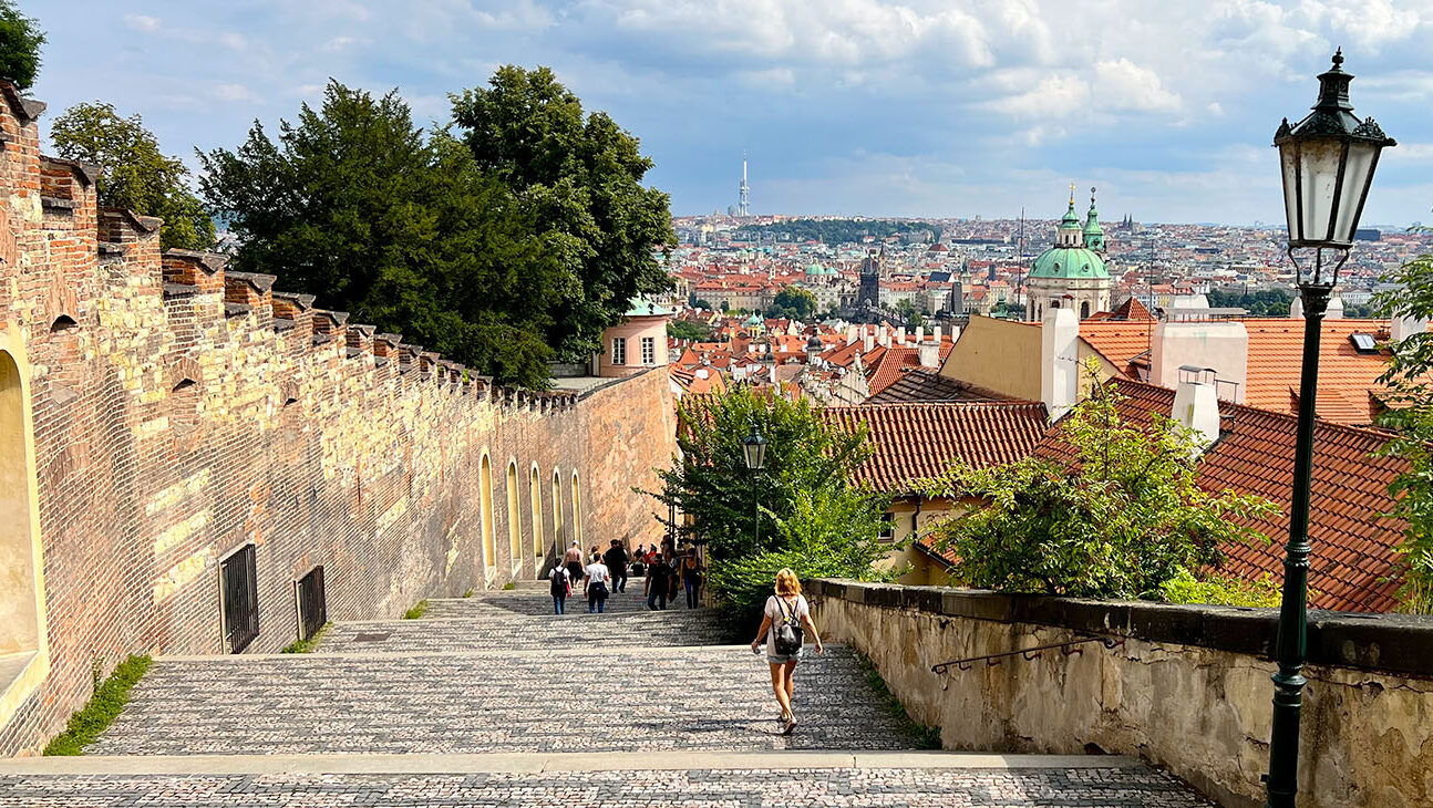 mala-strana-09-1300x730 Kleinseite - Prager Schlossstiege