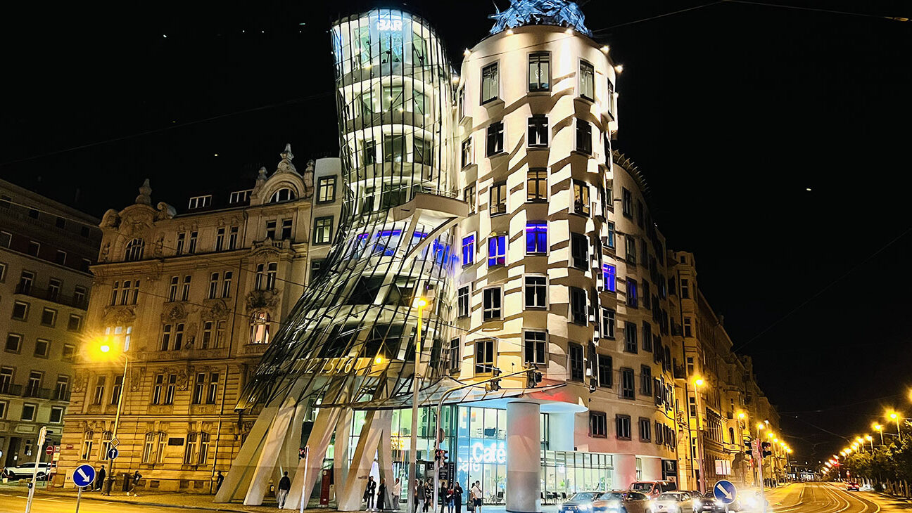 tanzendes-haus-01-1300x730 Tanzendes Haus