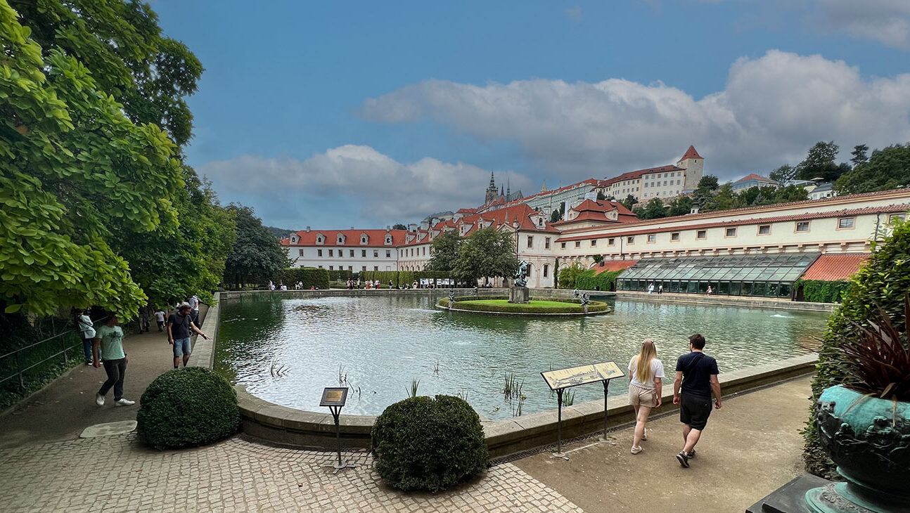 Wallenstein-Garten - Prager Burg im Hintergrund