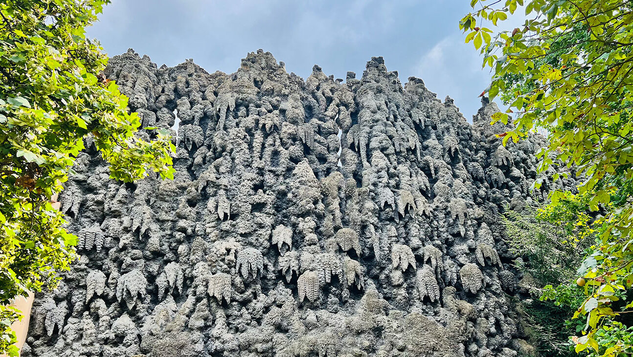 künstliche Tropfsteinwand / Grotte